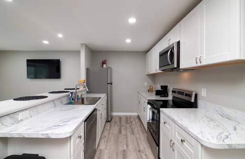 West Arlington Apartamento | Simplistic Retreat Near UTA with AC, WiFi in lovely Arlington