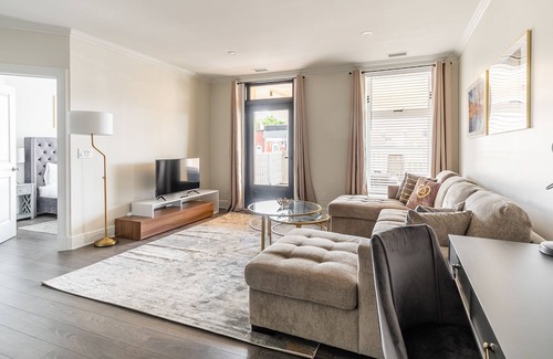 Smiths Falls Apartamento | Simply Comfort. Rideau 2Br Signature Apartment Free Parking