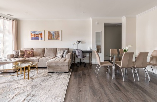 Smiths Falls Apartamento | Simply Comfort. Rideau 2Br Signature Apartment Free Parking