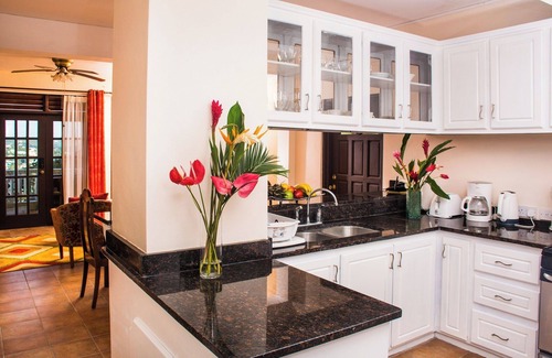 Marisule Apartamento | Simplemente celestial! Gran apartamento de dos dormitorios con cocina y gran piscina