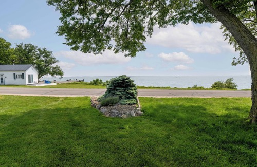 Gypsum Apartamento | Simply Kelleys Resort -Lakeview Lower- Charming and renovated 2-bed apartment!