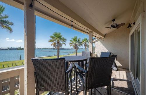 Harbor Oaks Casa | Simply Wonderful Condo with Bayview Private Pier and Pools