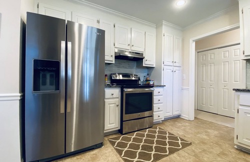 Simpsonville Casa | Simpsonville House 3B 2. 5B Seguro y conveniente
