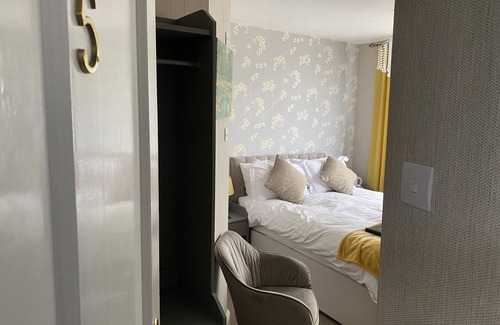 Lynton Casa | Sinai House