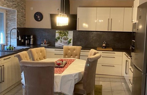 Betteldorf Otro | Sinan's Bio Farm - 8-bett-ferienhaus, Dusche/wc
