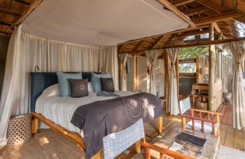 Simonga Otro | Sindabezi Island Camp