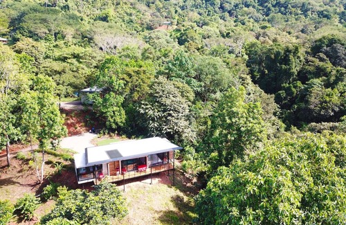 Savegre Casa | Sinfonía Tropical, ocean view, 5 minutes drive to Playa Linda, 15 to Dominical, wifi Starlink