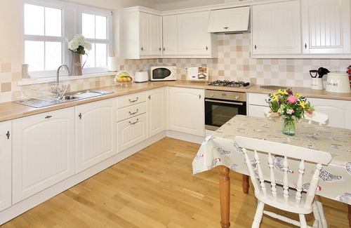 Twynholm Cabaña | Single storey cottage for 4/6 in Twynholm only 3 miles from Kirkcudbright.