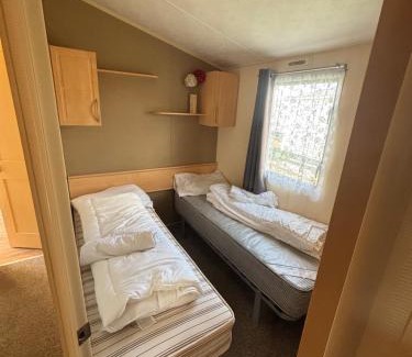 Clacton-on-Sea Casa | Singh&Leite Family caravan for 6 people