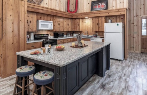 Ruidoso Cabina | Singing Pines - Huge Cabin Perched High Atop the Rio Ruidoso
