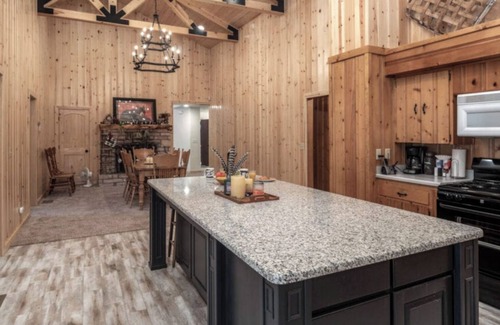 Ruidoso Cabina | Singing Pines - Huge Cabin Perched High Atop the Rio Ruidoso