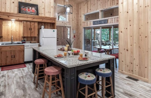 Ruidoso Cabina | Singing Pines - Huge Cabin Perched High Atop the Rio Ruidoso