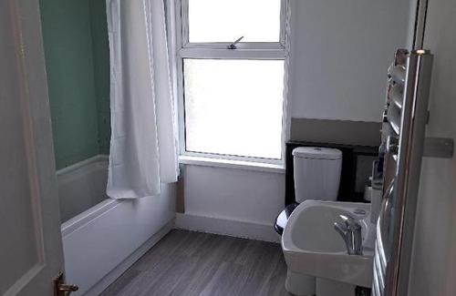 Goodmayes Casa | Single Bedroom near London Seven Kings Train Station