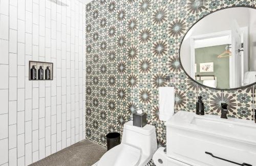 Vista Apartamento | Single Bedroom - Queen Size. Heart of Downtown Vista