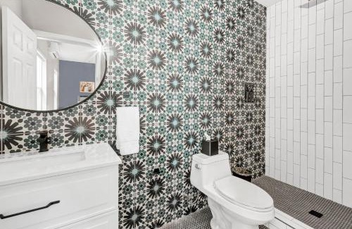 Vista Apartamento | Single Bedroom - Queen Size. Heart of Downtown Vista