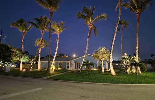 Harbor East Casa | Single Family Home - Walkable to the Beach - Heated Pool