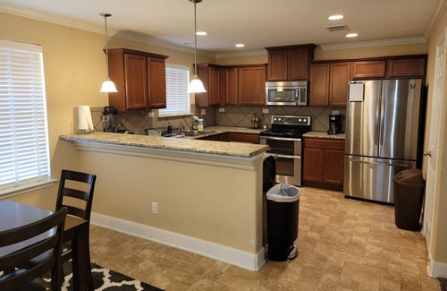 Universal City Casa | Single Family House, minutes away from shopping and Randolph area