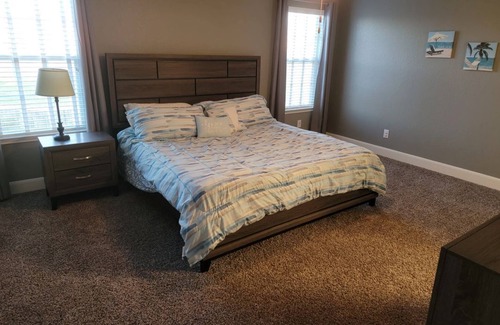 Universal City Casa | Single Family House, minutes away from shopping and Randolph area