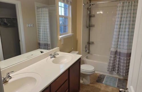 Universal City Casa | Single Family House, minutes away from shopping and Randolph area