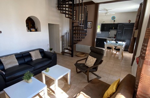 Beziers Casa | Casa unifamiliar zona tranquila de la Arena Todo el confort con piscina