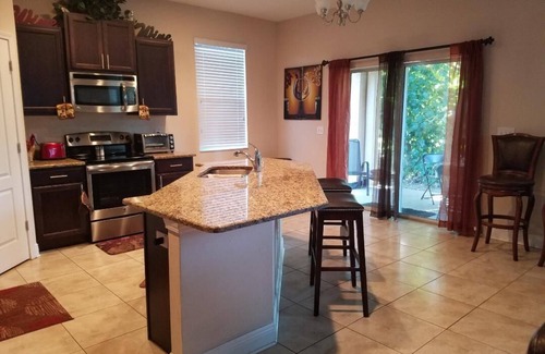 Carver City - Lincoln Gardens Casa | Single family home, nearby beaches, 2 major malls, downtown and cigar bar