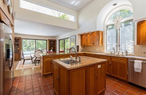 Wainscott Casa | Single family home walking distance to the Beach!