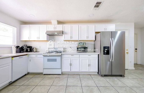 Southwestern Sacramento Casa | Single-Family｜Lush&Fenced Backyard｜Guest Access｜Flex-Lease｜Instant Tour #42372