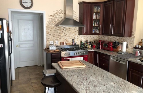 Perkasie Casa | SINGLE HOME IN BUCKS - CLOSE TO DOYLESTOWN, HIGHWAYS, 1HR TO PHL 1.5HRS TO NYC