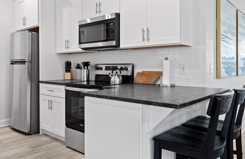 Rossville Casa | Single level 3BR ranch with an EV charger!