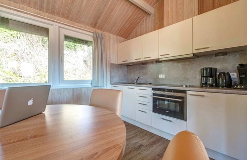 Kronenburg Casa | Bungalow de un solo nivel junto al embalse