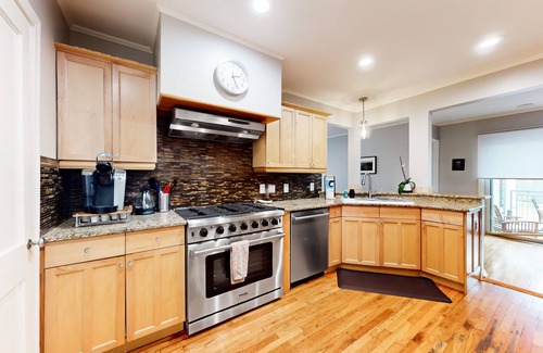 Cherrywood Casa | Single-level dog-friendly home with furnished deck, washer/dryer, AC