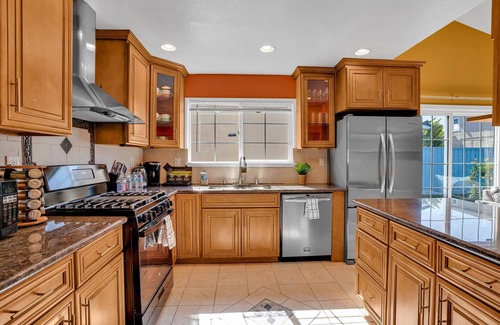 Ardenwood Casa | Single Level | Free Parking & Wi-fi | Private Yard