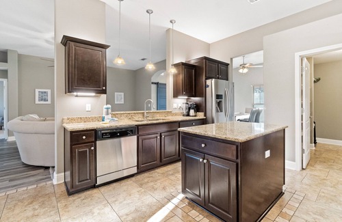 Navarre Casa | Single-level home with pool, enclosed yard, screened lanai, grill & home office