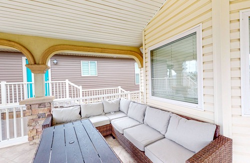 Port Isabel Cabaña | Single-level waterfront retreat with a furnished patio, AC, & washer/dryer