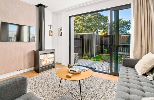 Albert Town Cabaña | SINGLE MALT - WANAKA HOLIDAY HOME, family friendly in Wanaka