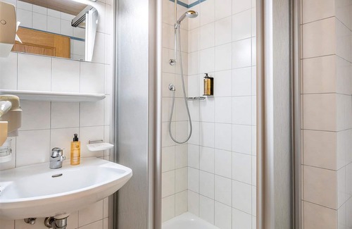 Maurach Cabaña | Single room (12 m²) - balcony from 7 nights - Café & Restaurant Klingler