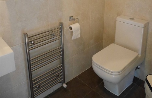 Kew Apartamento | Individual-Básico-Baño con ducha