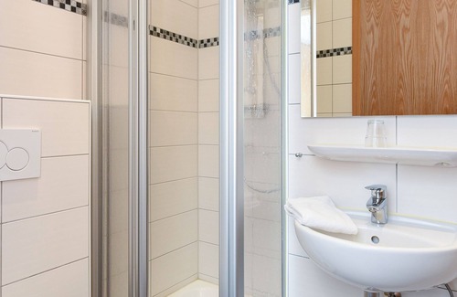 Neuharlingersiel Cabaña | Single room in the Hotel-Pension Marlies - Single room