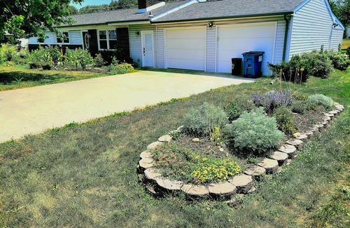 Palmyra Casa | Single story home, near Hershey park, quiet neighborhood, lg yard, pet friendly!