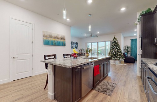 Elk Grove Casa | Single-story home with private patio, grill, AC, W/D, & central location