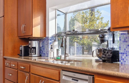 Ivey Ranch - Rancho Del Oro Casa | Single Story Home with pool/spa and just 10 minutes to the Beach!