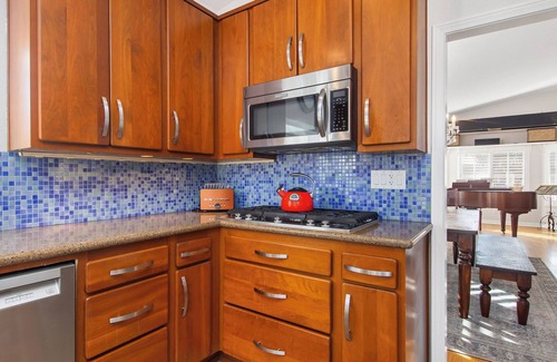 Ivey Ranch - Rancho Del Oro Casa | Single Story Home with pool/spa and just 10 minutes to the Beach!