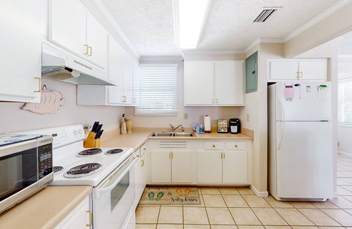 Bid-a-wee Beach Casa | Single-story home near the beach with central AC & W/D - dog-friendly