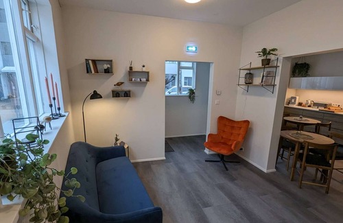 Isafjordur Casa | Single with Private Bathroom @ The Ísafjörður inn