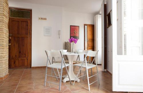 Barrio del Carmen Apartamento | SingularStays Roteros