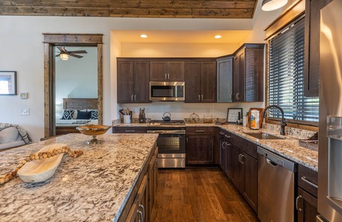 Elk Park Casa | Sip Sip Hooray at Eagles Nest - Beautiful views, near Eagles Nest Winery, fire pit!