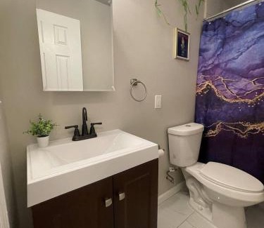 Poplar Apartamento | Siren's Cozy Cove Hideaway Mins from Downtown