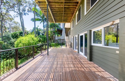 Avalon Beach Casa | Sirius above Clareville Beach