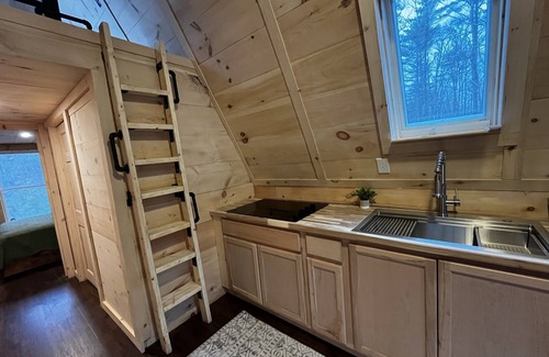 Oakland Cabina | Sister A Frame in the Woods