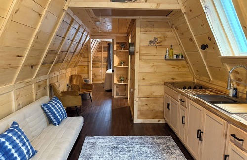 Oakland Cabina | Sister A-Frame in Woods B